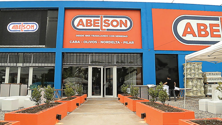 Abelson afianza su presencia